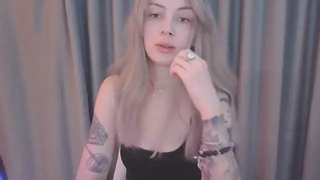 دردشة Emily_Flowers_ الجنسية المباشرة