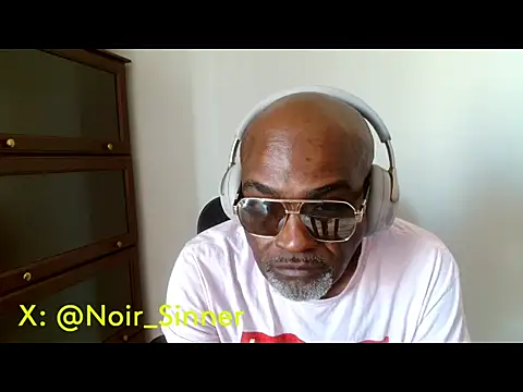 Show modela sinnernoir na web-kameri