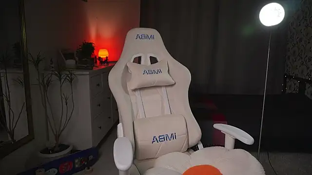 PixieMeow_ Chat XXX in diretta