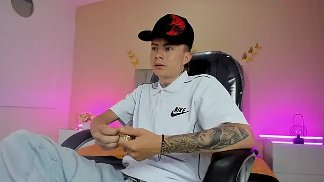 Nascary_Fox: απευθείας συνομιλία ΧΧΧ