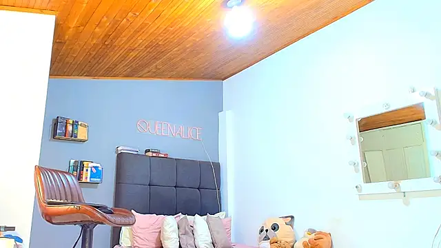 queenaliice Chat XXX live