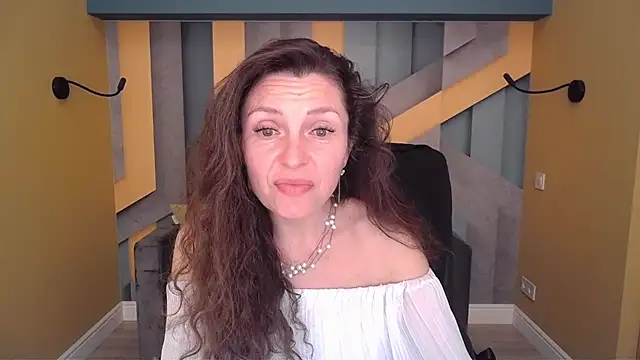 EllaLong Chat XXX in diretta