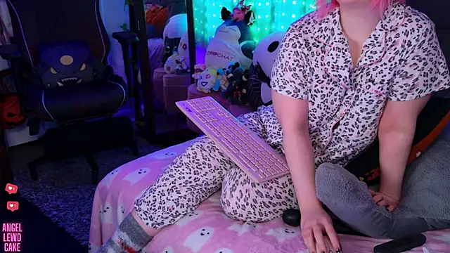 Angel-Lewd-Cake's Live XXX Chat