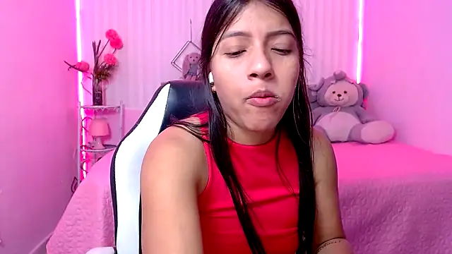 zara_cute élő XXX-chatje