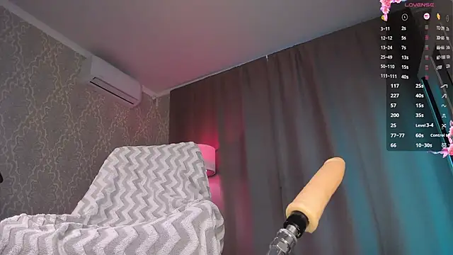 Juicy_Vikki Adlı Modelin Canlı XXX Sohbeti