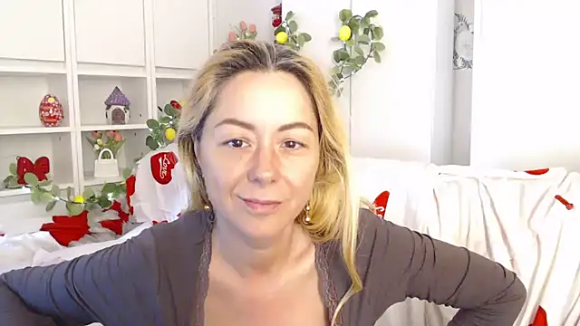Chat +18 de _karolynesyera_ ao vivo