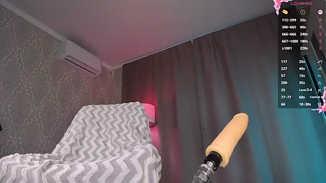 Juicy_Vikki's Live XXX Chat