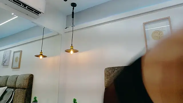 AlmaRose_'s Live XXX Chat