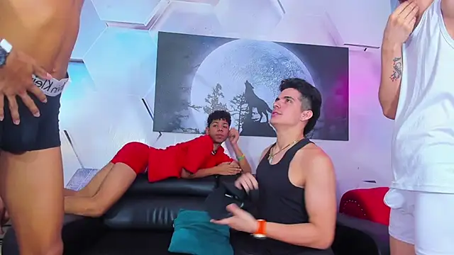 Pokazy przed kamerką – Spicy_guys