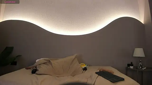 ainaah_'s Live XXX Chat