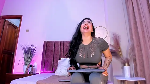 Онлайн чат XXX SeleneLujan