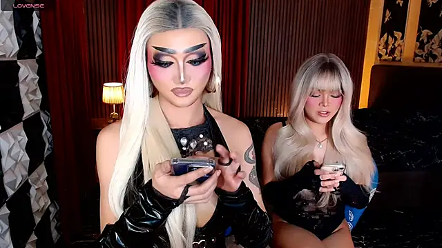 IndestructibleLily's Live XXX Chat