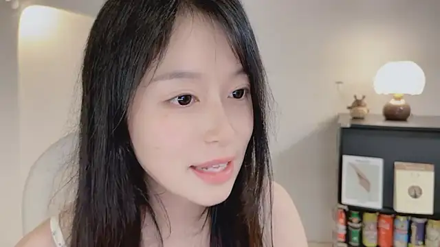 Chat +18 de Onechestnut ao vivo