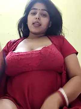 Cute-Simmi69: διαδικτυακό σόου στην κάμερα