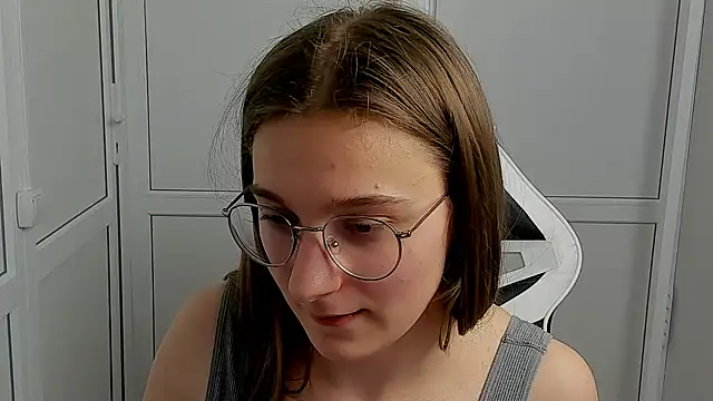 Mia_kristal Adlı Modelin Canlı XXX Sohbeti