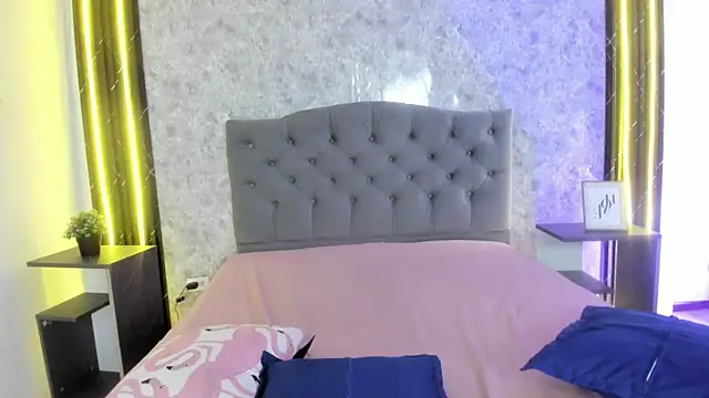 GiannaSlimJB élő XXX-chatje