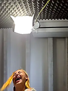 kylie_blck 即時 XXX 聊天