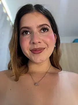 Chat +18 de naughty__angel ao vivo