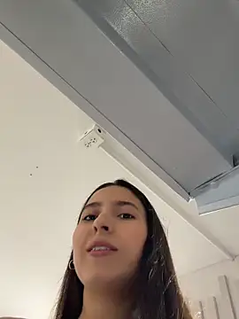 XXX chat uživo modela LittleDoll___