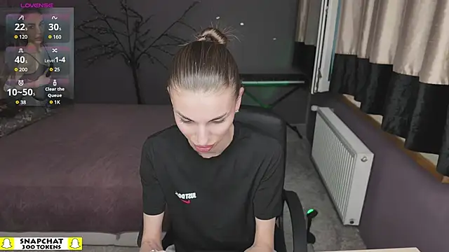 XXX chat uživo modela EmmyGreans