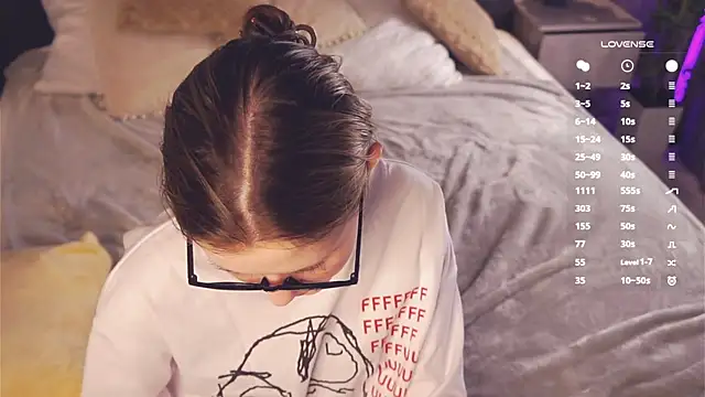 LynHillaire's Live XXX Chat