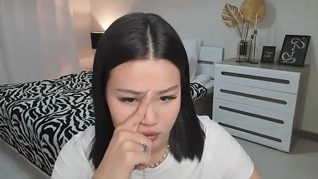 Brunette_Charm – Naživo XXX chat