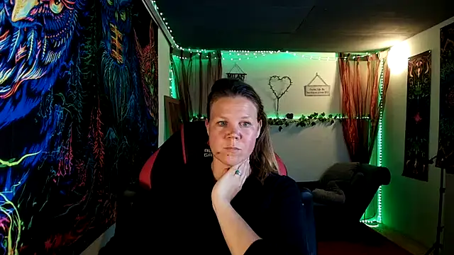 CallMeMaria live XXX chat