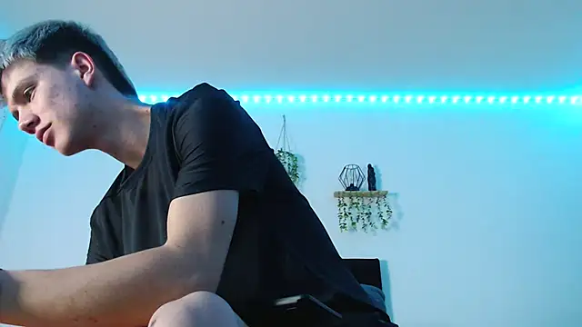 nicktorn: онлайн-секс-чат