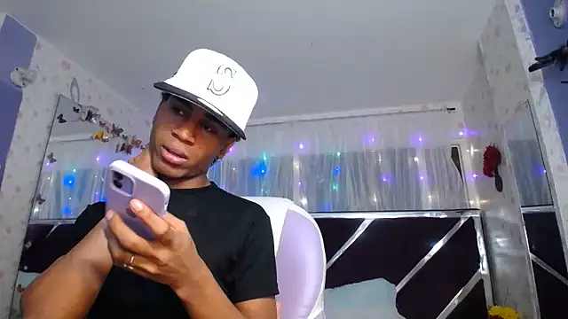 Santy_bigcock_01 Show in webcam