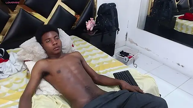 NoahJhonson69's Live XXX Chat