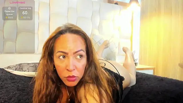 Chatroom XXX en direct de Helenn_Moore