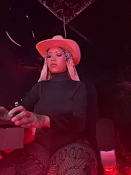 Laila_LS élő XXX-chatje