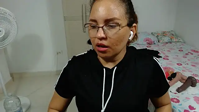 Agatha_browser élő XXX-chatje