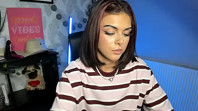 Nova_SIN 即時 XXX 聊天