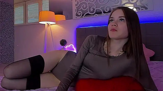 LuisaClover live XXX chat