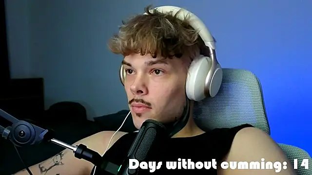 DENIS_HERE élő XXX-chatje