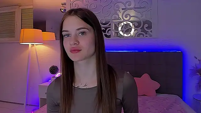 LuisaClover live XXX chat