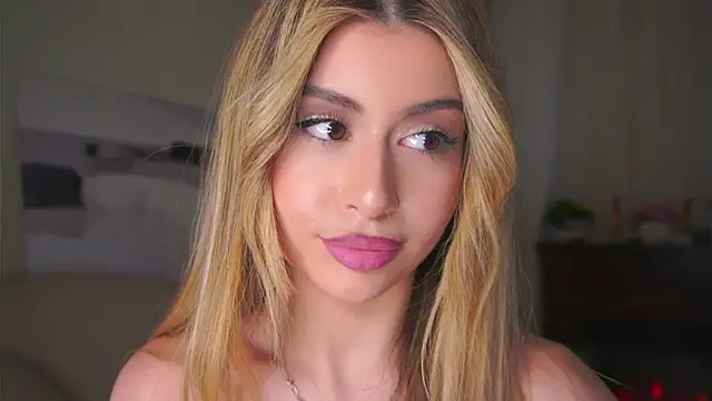 GeorginaHarn élő XXX-chatje