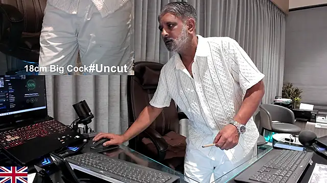 OnlineBossUKのライブXXXチャット