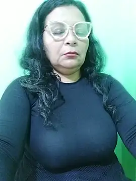 Amarantha25 Adlı Modelin Canlı XXX Sohbeti