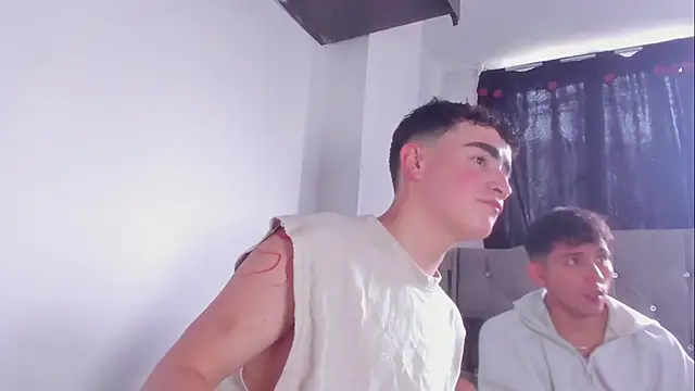 naughtysalomonn Show in webcam