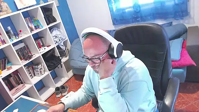 ravingr4d4 在線直播表演