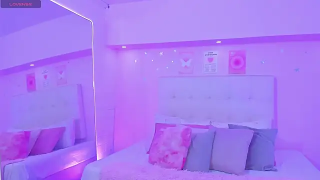 ScarlettDreamss7 élő XXX-chatje