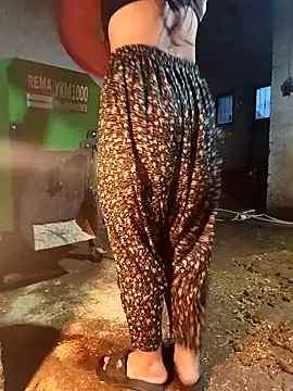 Melekyaraksever2545 Adlı Modelin Web Kamerası Şovu