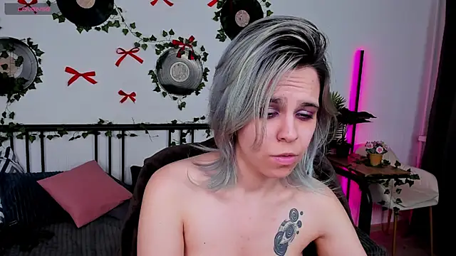 LiraBelle Chat XXX live