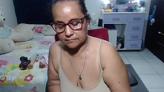 pervert_mommy_'s Live XXX Chat