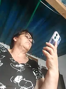 clarita_01 – Naživo XXX chat