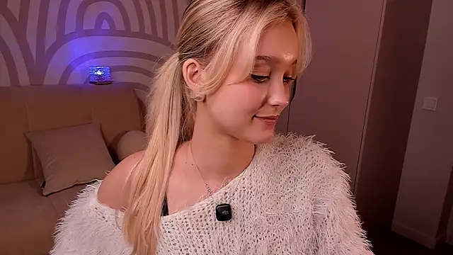 SerrenaAa Chat XXX in diretta