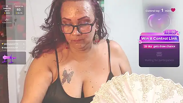 BiirdyDavis élő XXX-chatje