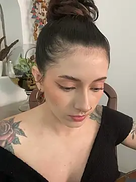 Онлайн чат XXX LiliJones_